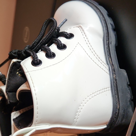 Comfy Kids White Lace-Up Boots Size EUR 21 - Picture 10 of 12